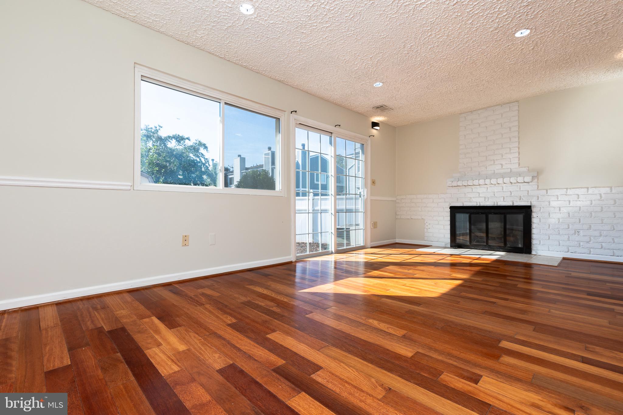 17434 Hughes Road Poolesville, MD 20837 - Photo 11 of 57 Living room