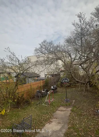 $399,000 | 221 South Avenue | Mariners Harbor