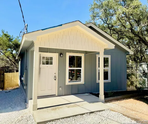 $1,550 | 709 Burr Oak Lane, Canyon Lake, TX 78133