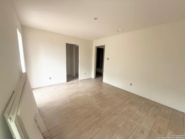 $1,550 | 709 Burr Oak Lane, Canyon Lake, TX 78133