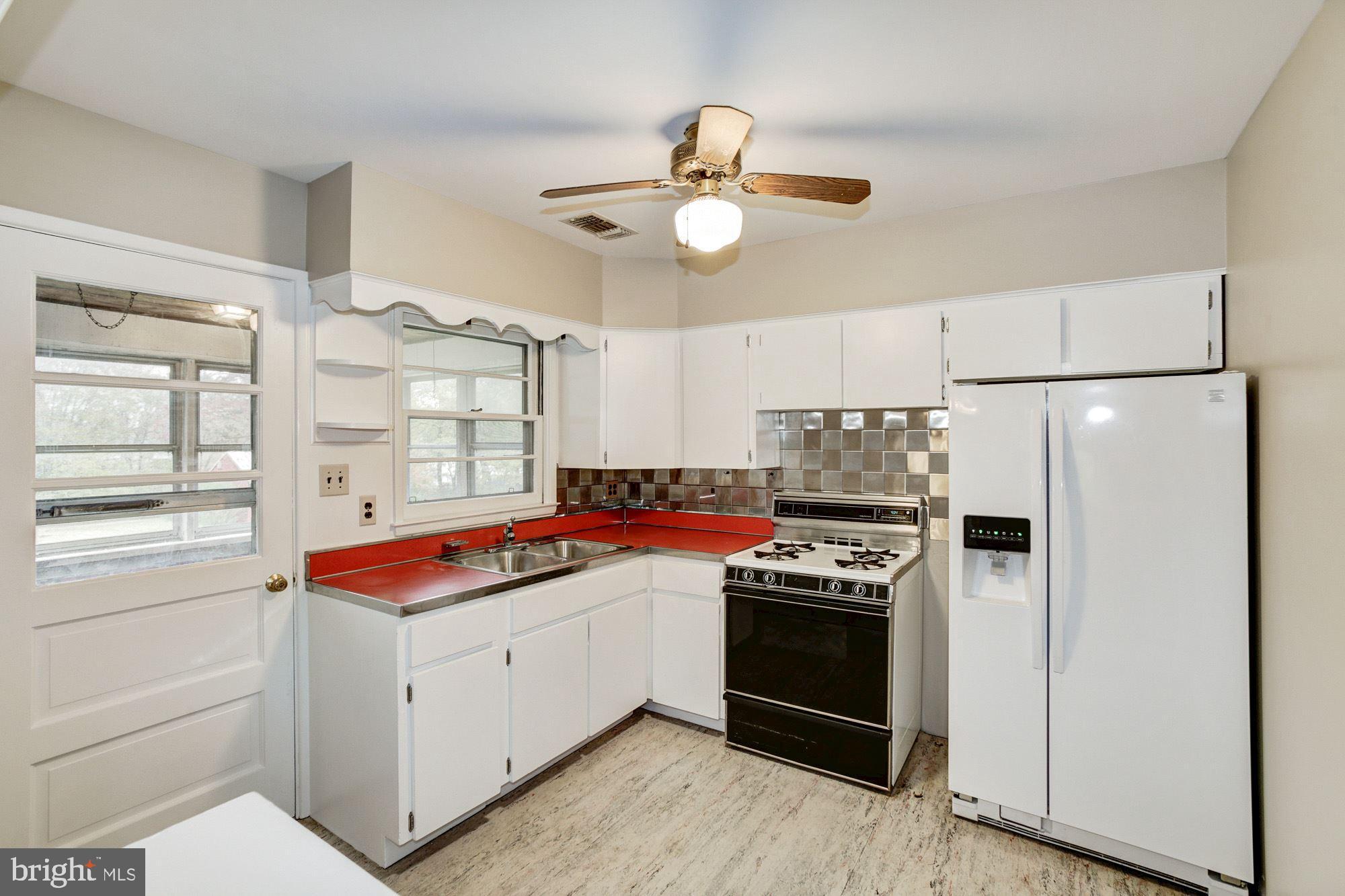 15611 Haynes Road Laurel, MD 20707 - Photo 8 of 26 Kitchen