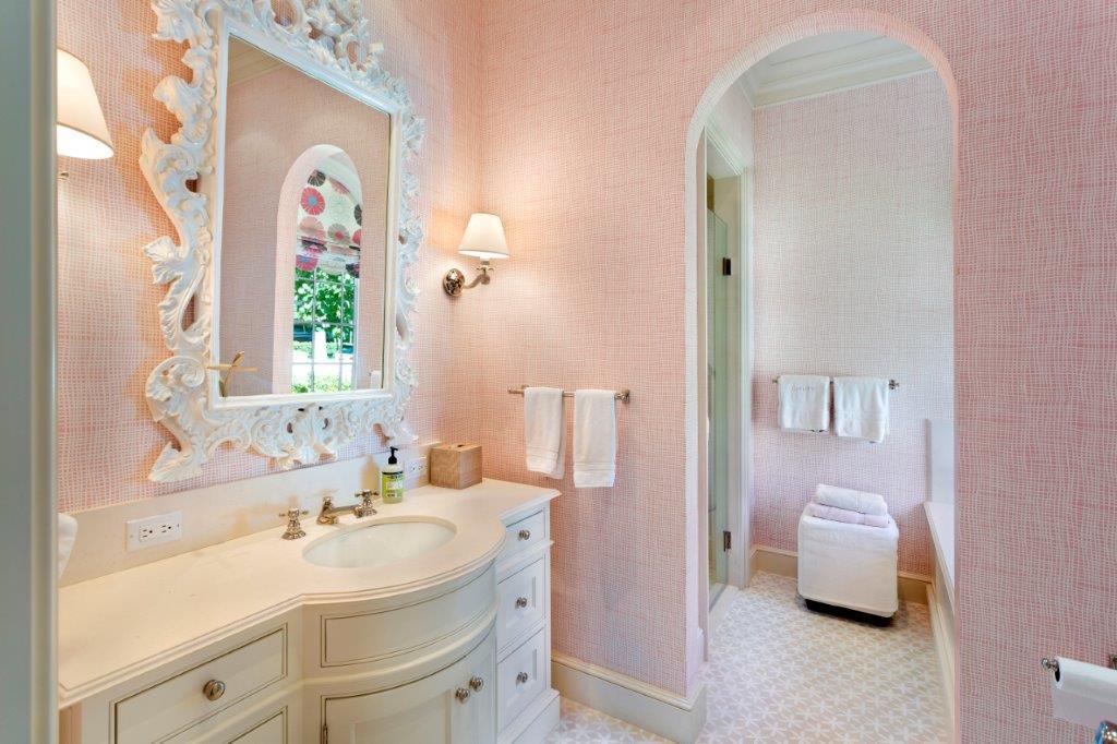 324 Garden Road Palm Beach, FL 33480 - Photo 18 of 26 GUEST BATH 2
