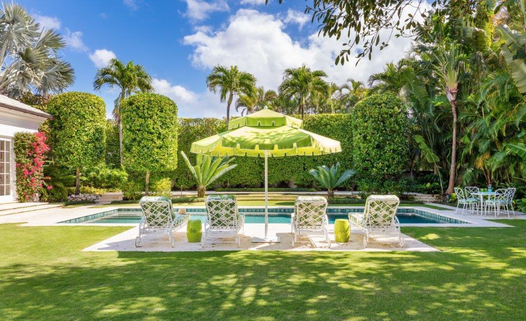 324 Garden Road Palm Beach, FL 33480 - Photo 25 of 26 POOL/GARDEN AREA