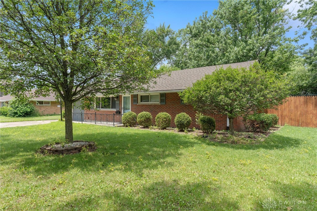 829 East Stroop Road Kettering, OH 45429 - Photo 3 of 24 Gallery Image 3