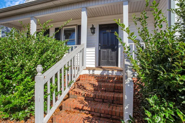 $289,000 | 1703 Crestview Road, Easley, SC 29642