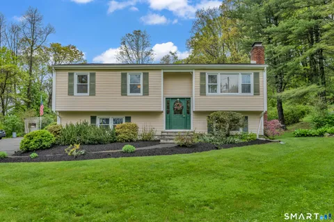 $539,000 | 8 Church Camp, Bethel, CT 06801