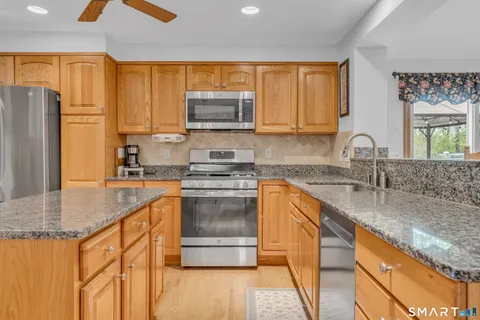 $539,000 | 8 Church Camp, Bethel, CT 06801