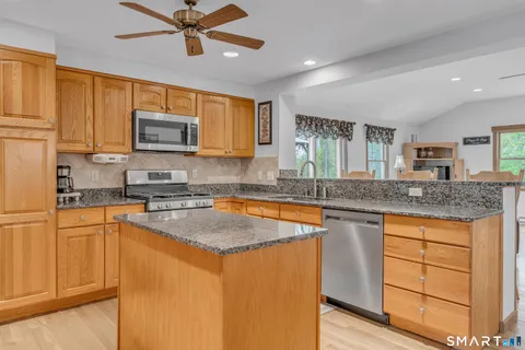 $539,000 | 8 Church Camp, Bethel, CT 06801