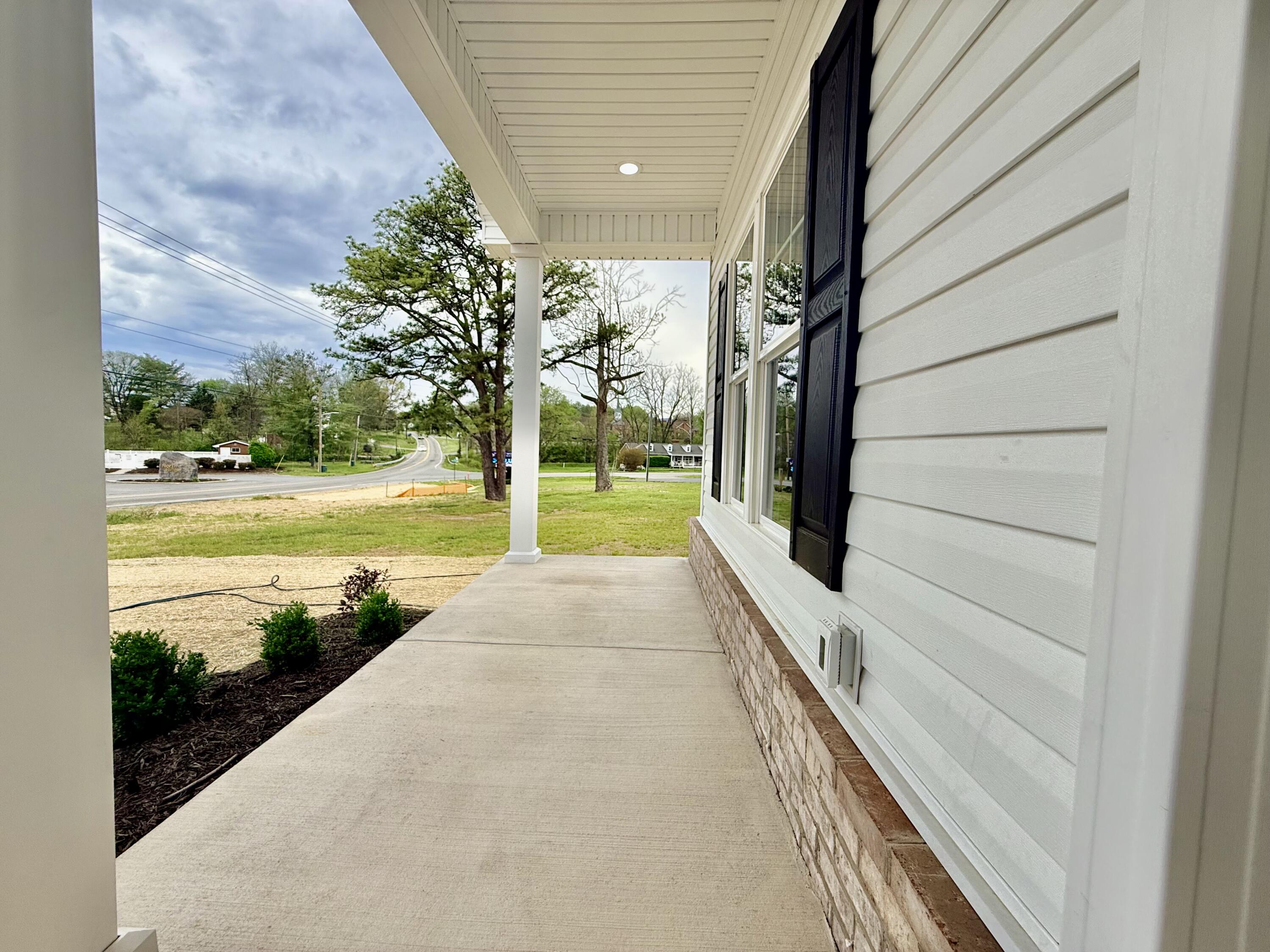 5185 Cove Road Roanoke, VA 24019 - Photo 15 of 18 a view of a balcony with ocean view