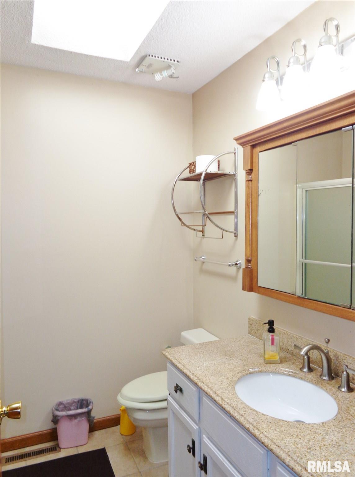6502 North Camelot Road Peoria, IL 61615 - Photo 43 of 49 Gallery Image 43