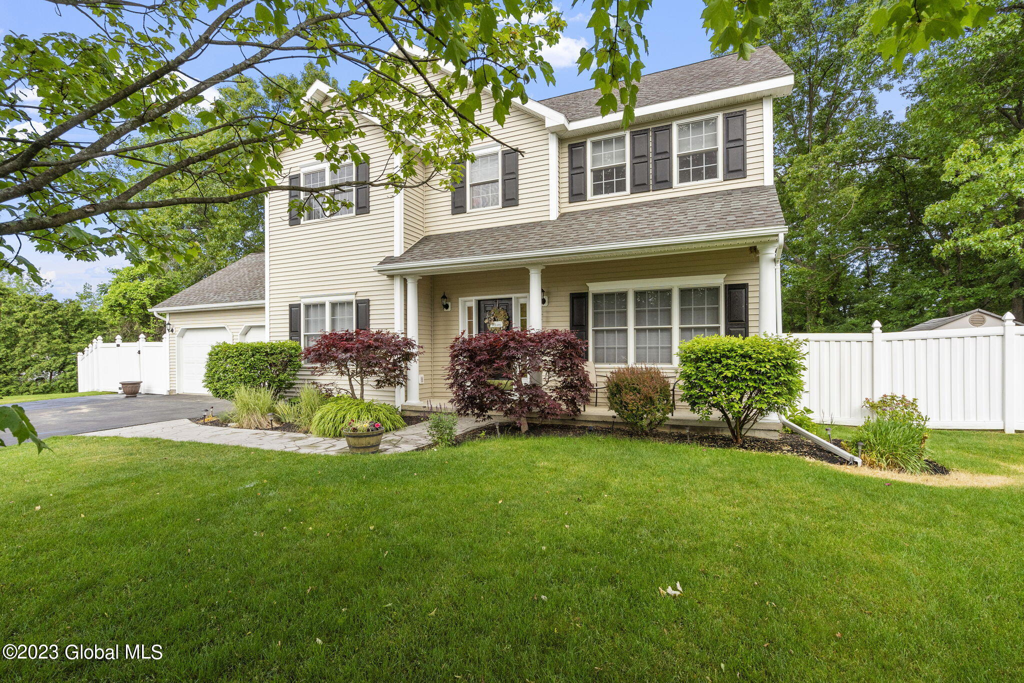 28 Rustyville Road Colonie, NY 12211 - Photo 2 of 40 3-web-or-mls-28-rustyville-rd