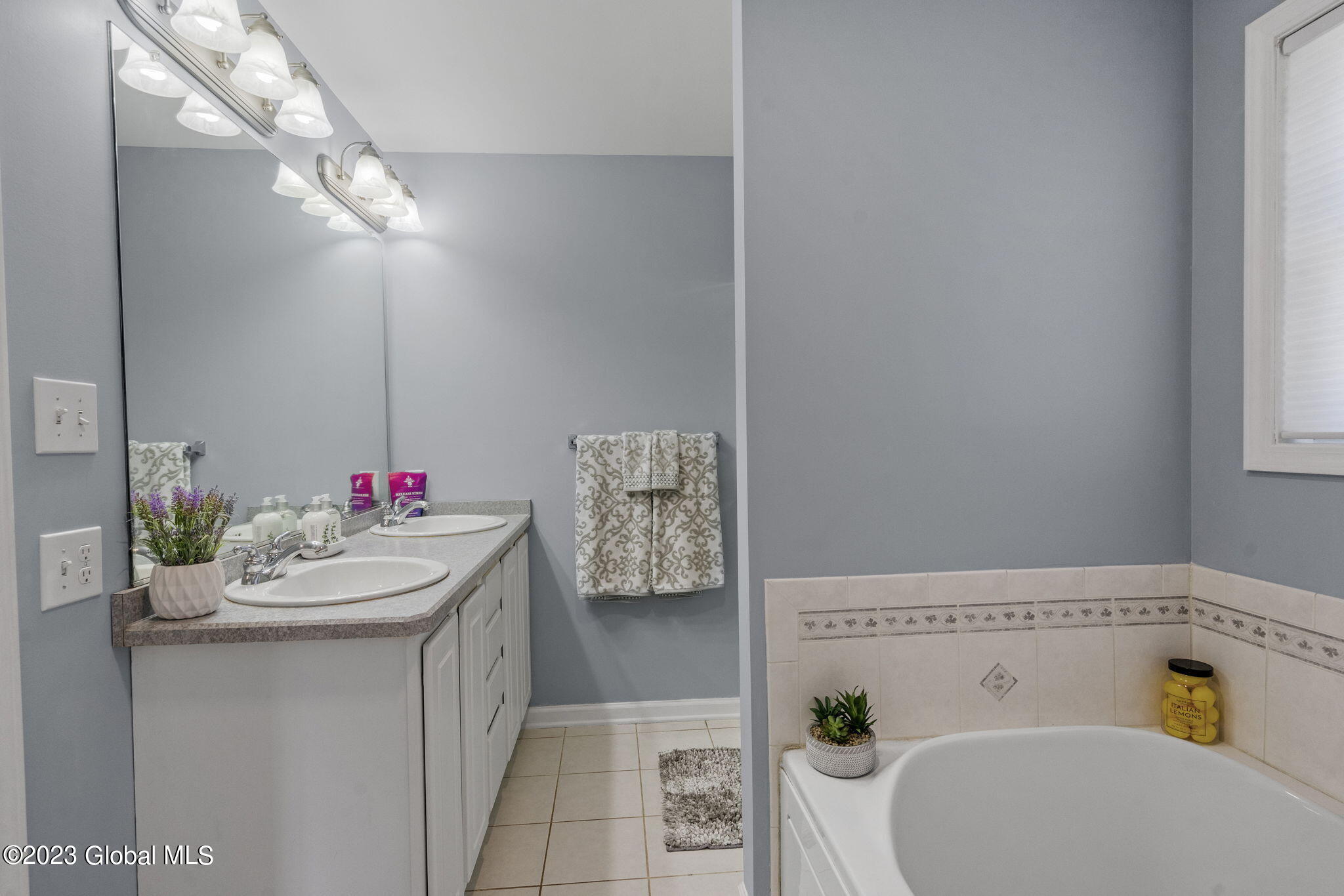 28 Rustyville Road Colonie, NY 12211 - Photo 23 of 40 57-web-or-mls-28-rustyville-rd