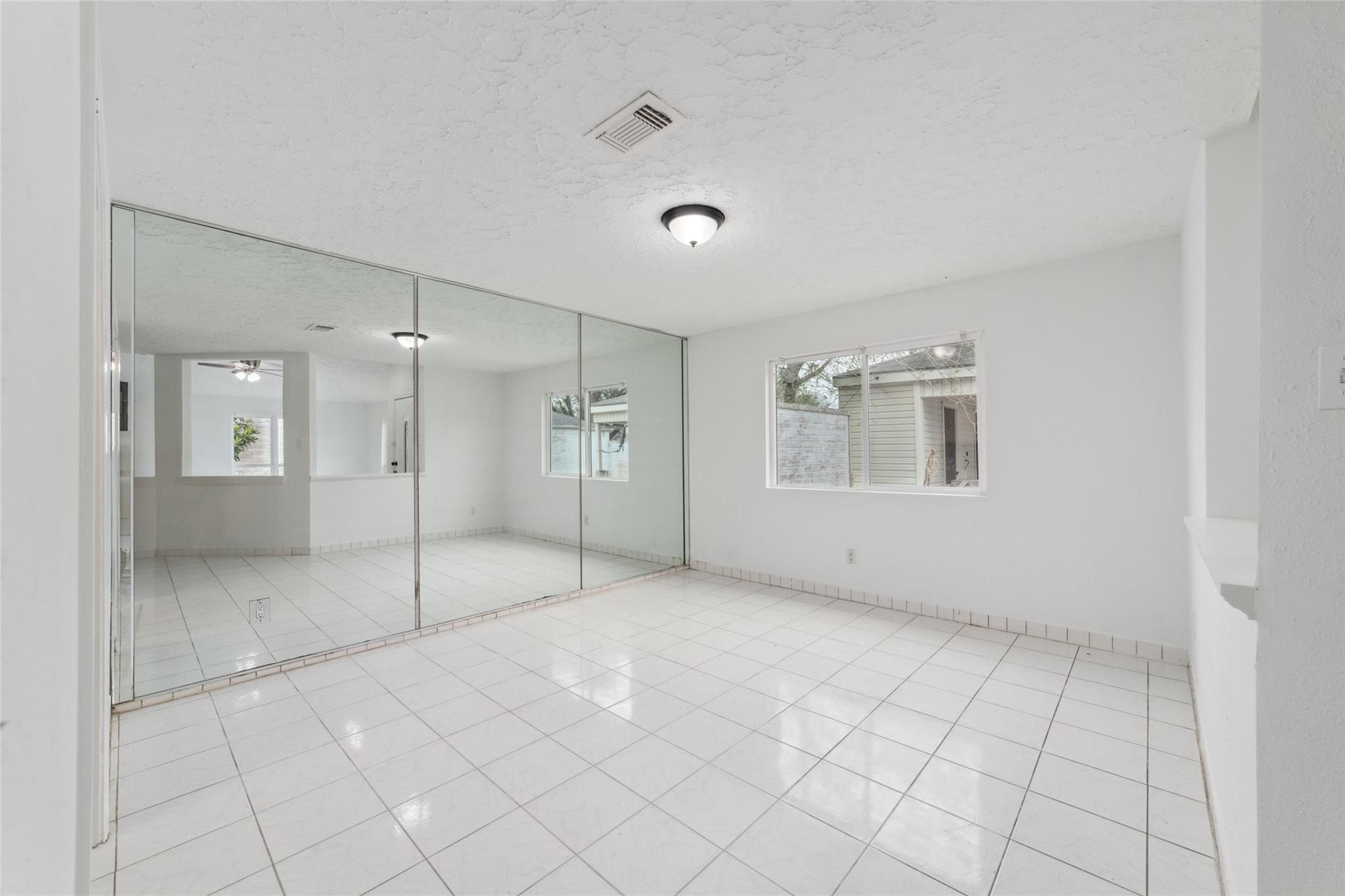 16123 Ridgegreen Drive Houston, TX 77082 - Photo 5 of 21 a view of an empty room with a bathroom