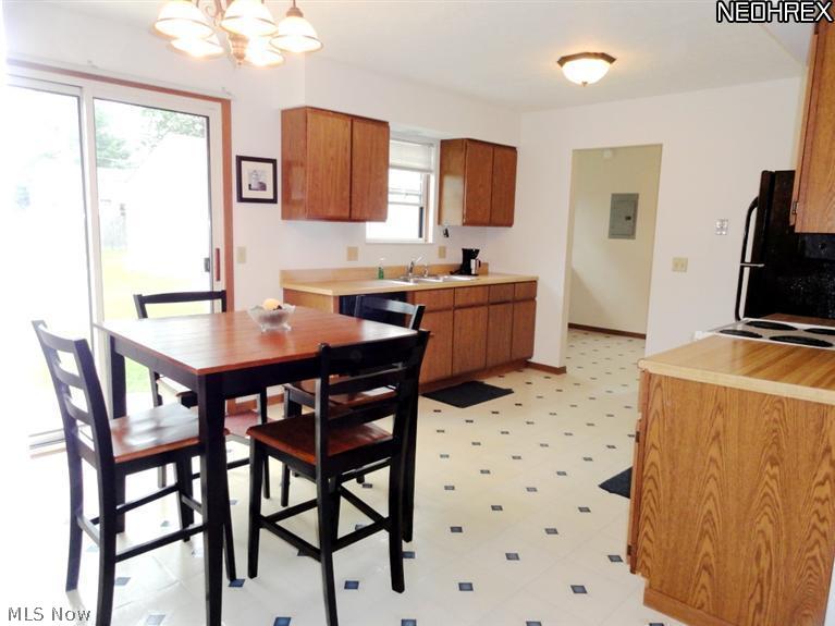 342 Quentin Road Eastlake, OH 44095 - Photo 4 of 12 Gallery Image 4