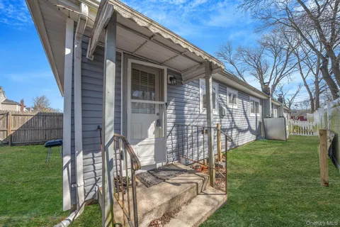 $3,050 | 472 South Ocean Avenue, Patchogue, NY 11772