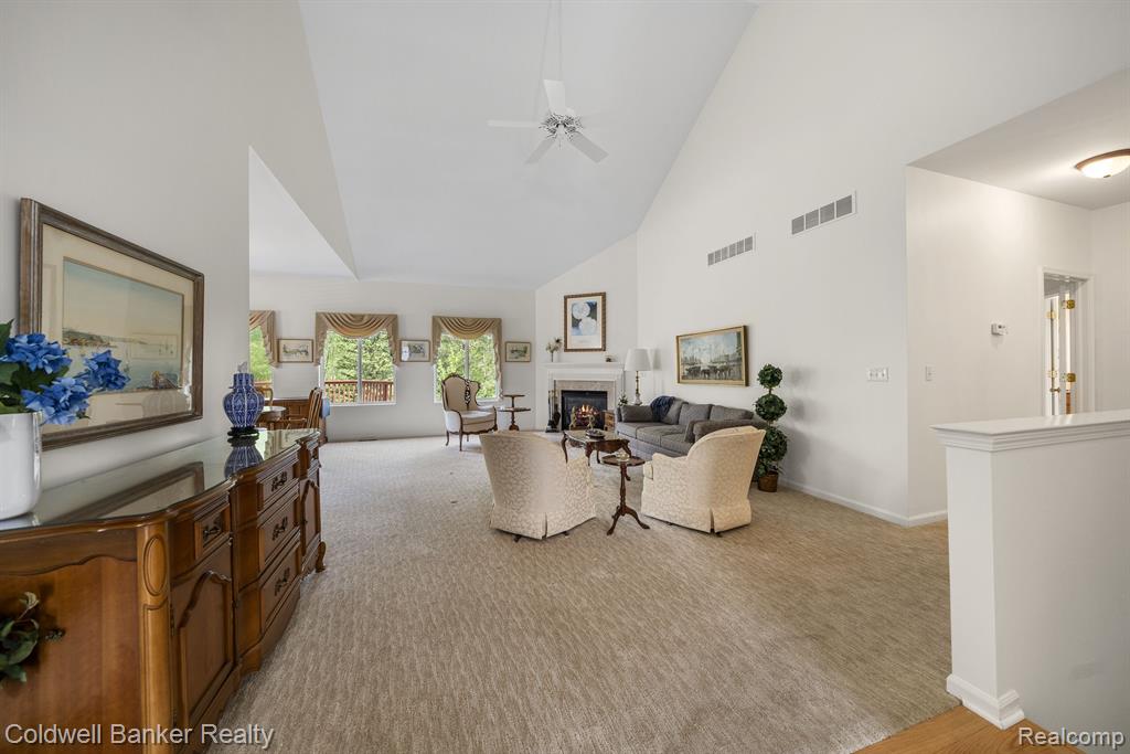 2206 Lagoon Drive Rochester Hills, MI 48309 - Photo 6 of 37