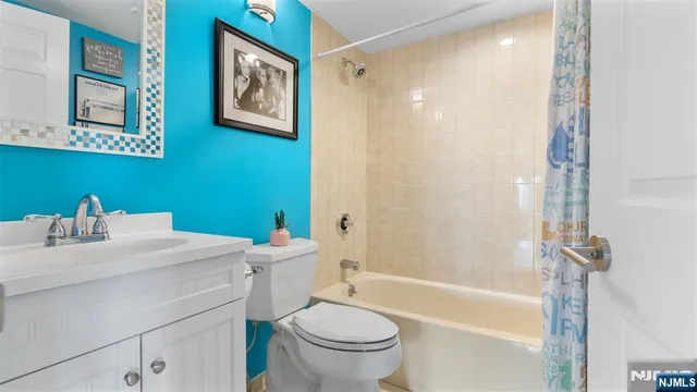 $4,250 | 605 Thornton Court, Unit T605, Edgewater, NJ 07020