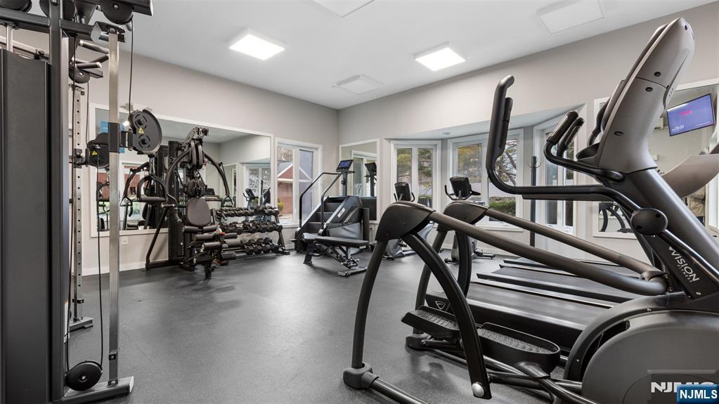 605 Thornton Court, Unit T605 Edgewater, NJ 07020 - Photo 28 of 34 a view of a room with gym equipment