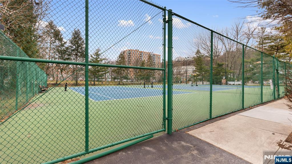 605 Thornton Court, Unit T605 Edgewater, NJ 07020 - Photo 30 of 34 a view of a balcony