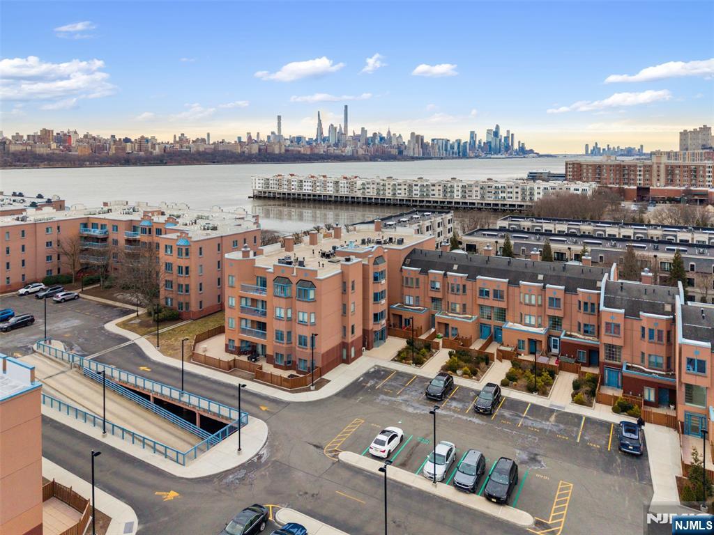 605 Thornton Court, Unit T605 Edgewater, NJ 07020 - Photo 32 of 34 a view of a city