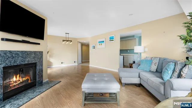 $4,250 | 605 Thornton Court, Unit T605, Edgewater, NJ 07020