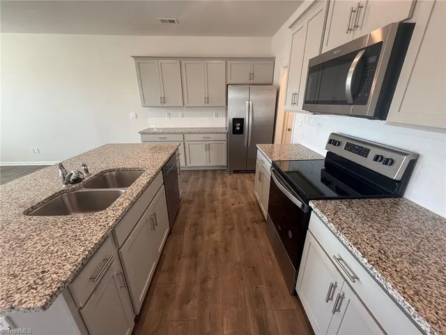 $1,725 | 1563 Amberview Lane, Kernersville, NC 27284