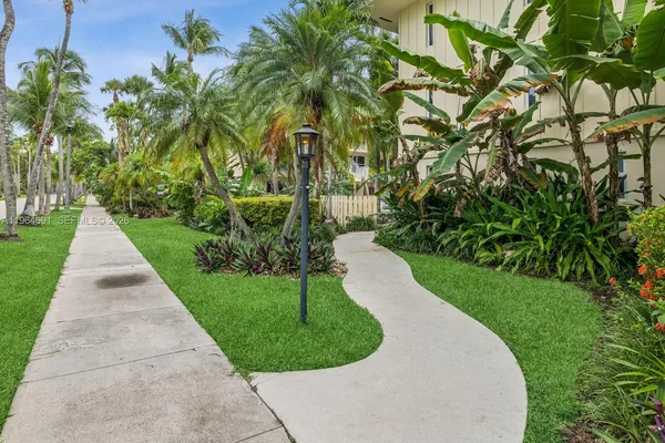 $529,000 | 255 Sunrise Drive, Unit 107, Key Biscayne, FL 33149