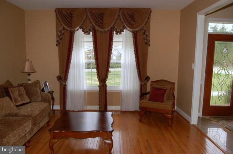 11308 Riverview Road Fort Washington, MD 20744 - Photo 14 of 20 Living Room #2