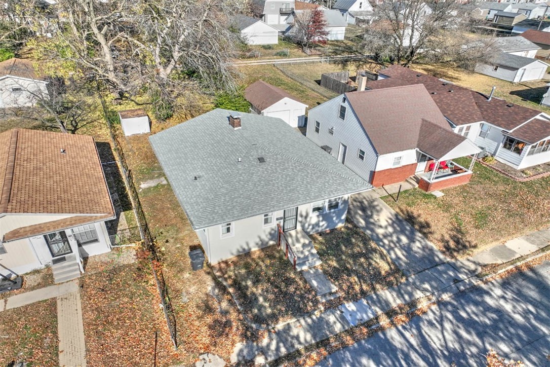 1270 East Riverside Avenue Decatur, IL 62521 - Photo 3 of 21