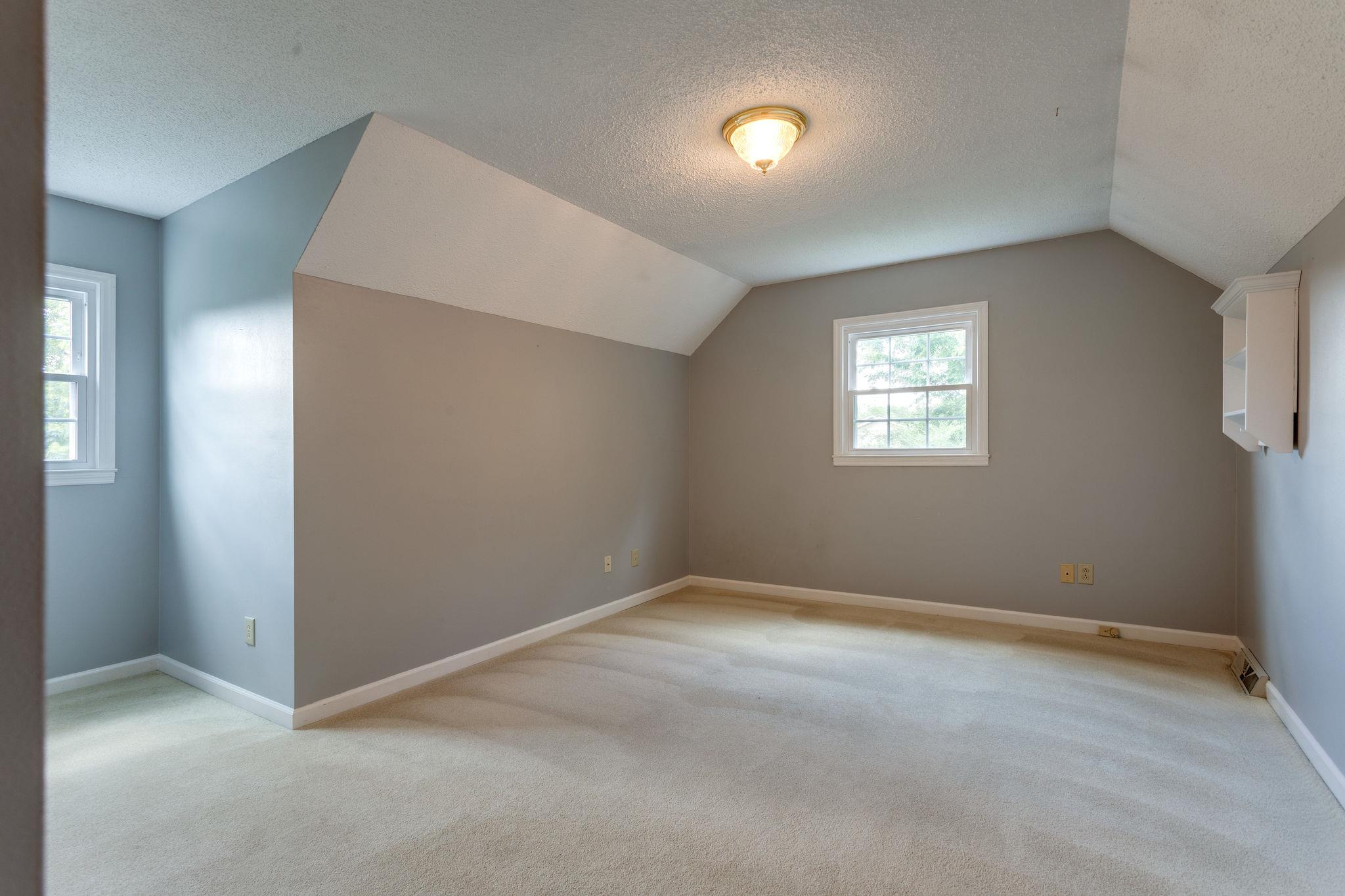 1982 Old Farmington Road Lewisburg, TN 37091 - Photo 23 of 27 View of another upstairs bedroom