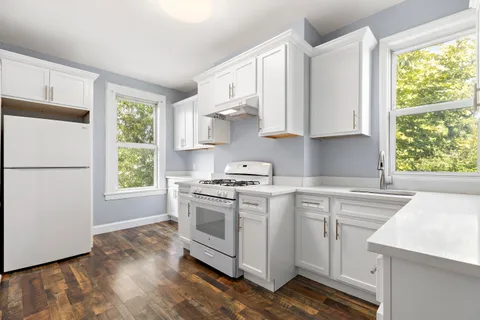 $3,200 | 11 Hudson Place, Unit 2, Weehawken, NJ 07086