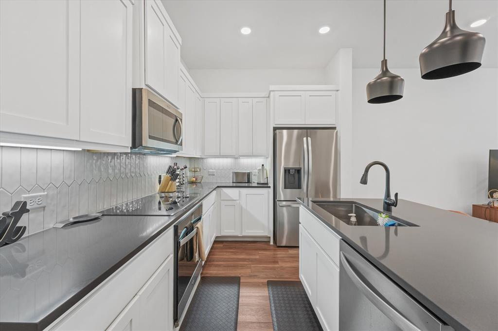 7562 Edgeware Road Dallas, TX 75228 - Photo 4 of 25