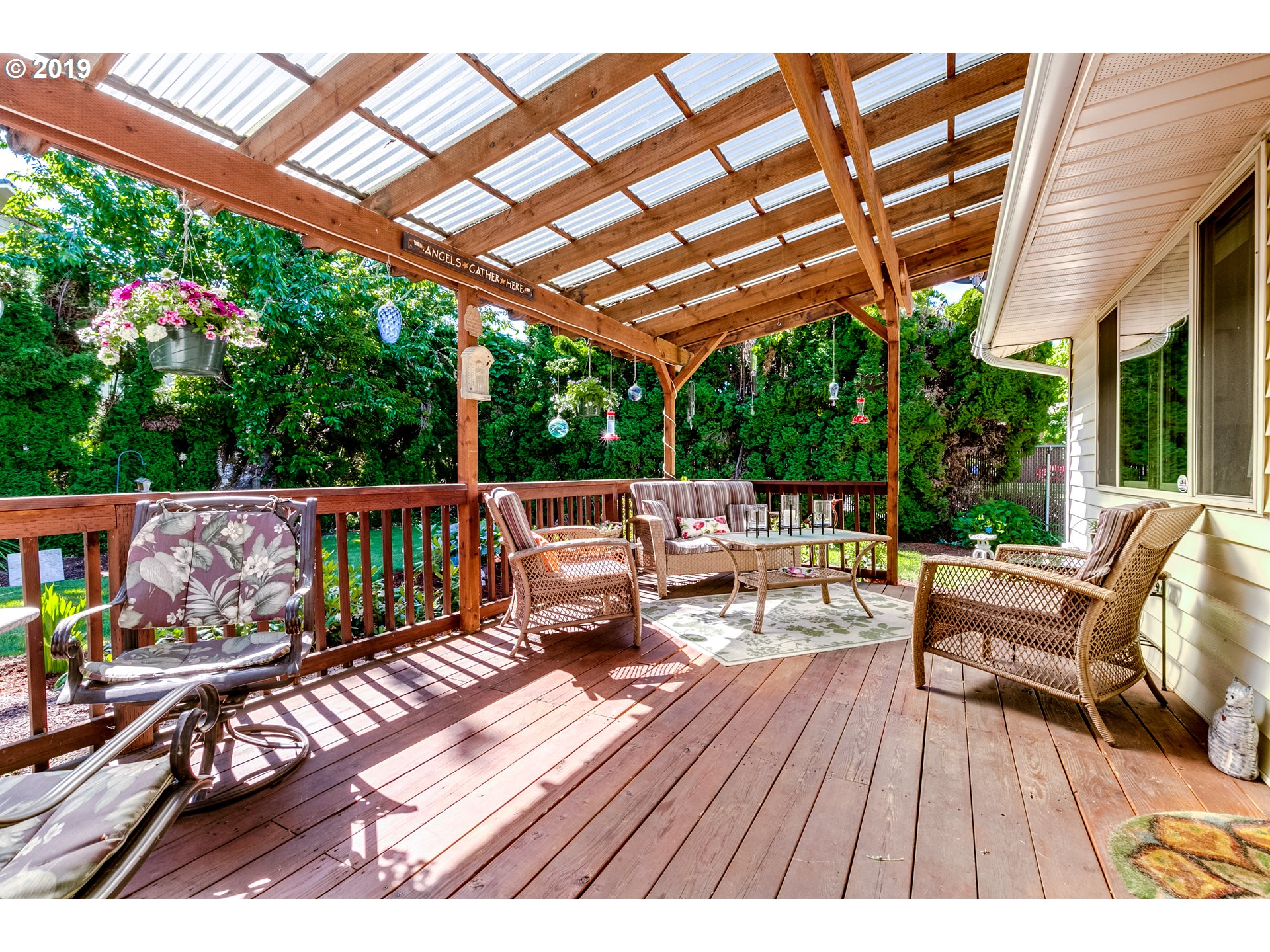 537 66th Street Springfield, OR 97478 - Photo 26 of 32 a outdoor view with a sitting space