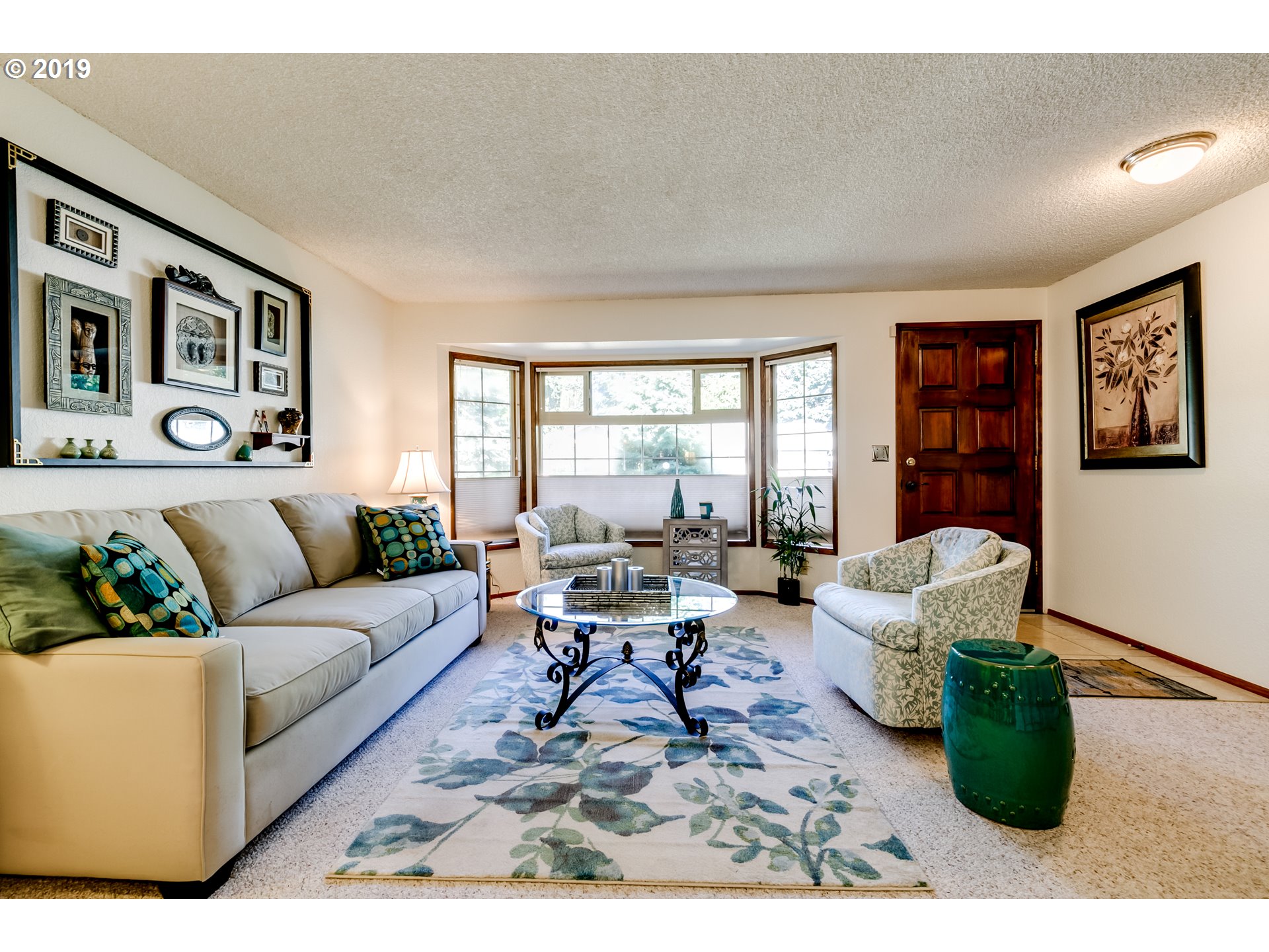 537 66th Street Springfield, OR 97478 - Photo 7 of 32 a living room with furniture and large window