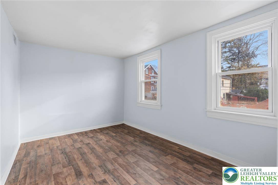 46 West Garrison Street Bethlehem, PA 18018 - Photo 13 of 39 a view of empty room with window