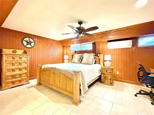 $650,000 | 22557 Waterview Circle, Flint, TX 75762