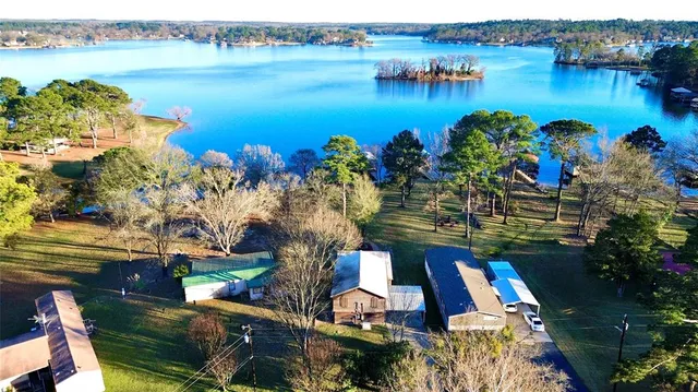 $650,000 | 22557 Waterview Circle, Flint, TX 75762