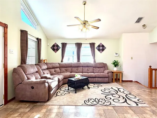 $650,000 | 22557 Waterview Circle, Flint, TX 75762