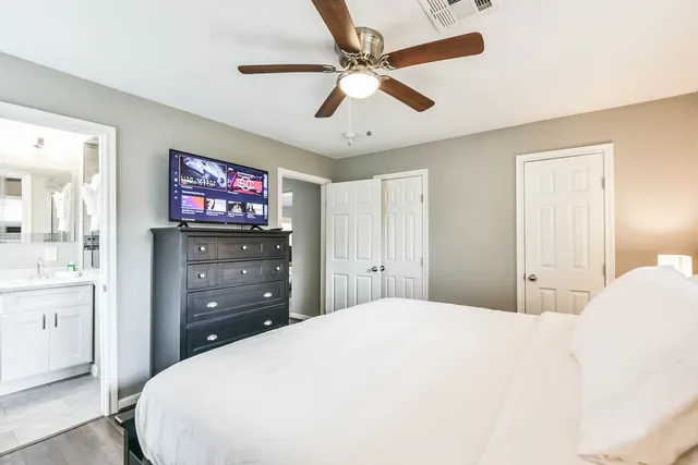 $2,150 | 5650 Ludington Drive, Houston, TX 77035