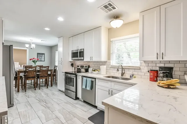 $2,150 | 5650 Ludington Drive, Houston, TX 77035