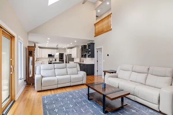 $1,135,000 | 1203 North Burning Bush Lane, Mount Prospect, IL 60056