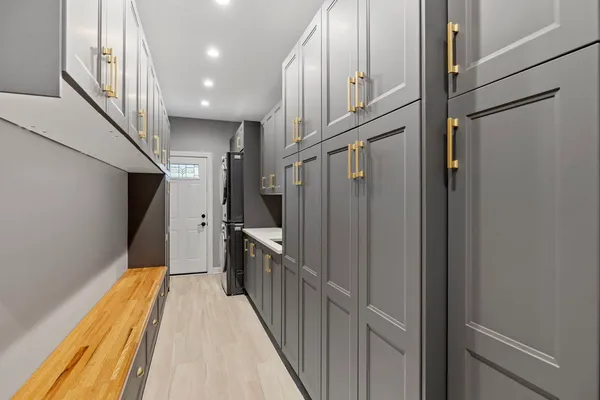 $1,135,000 | 1203 North Burning Bush Lane, Mount Prospect, IL 60056