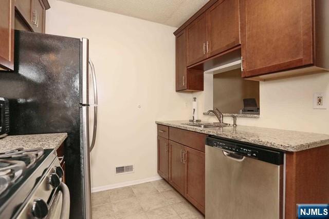 752 Pepperidge Road Mahwah, NJ 07430 - Photo 12 of 26