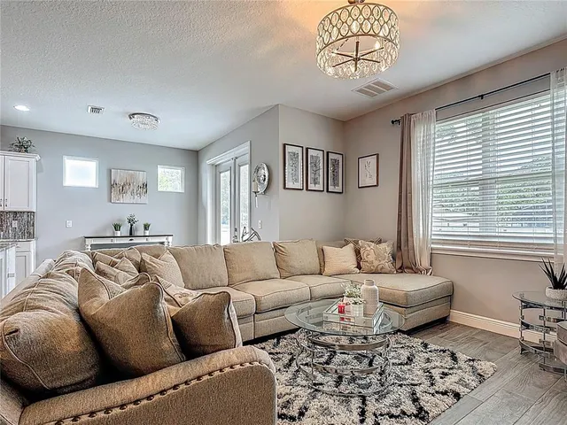 $427,900 | 4715 Sparrow Drive, St. Cloud, FL 34772