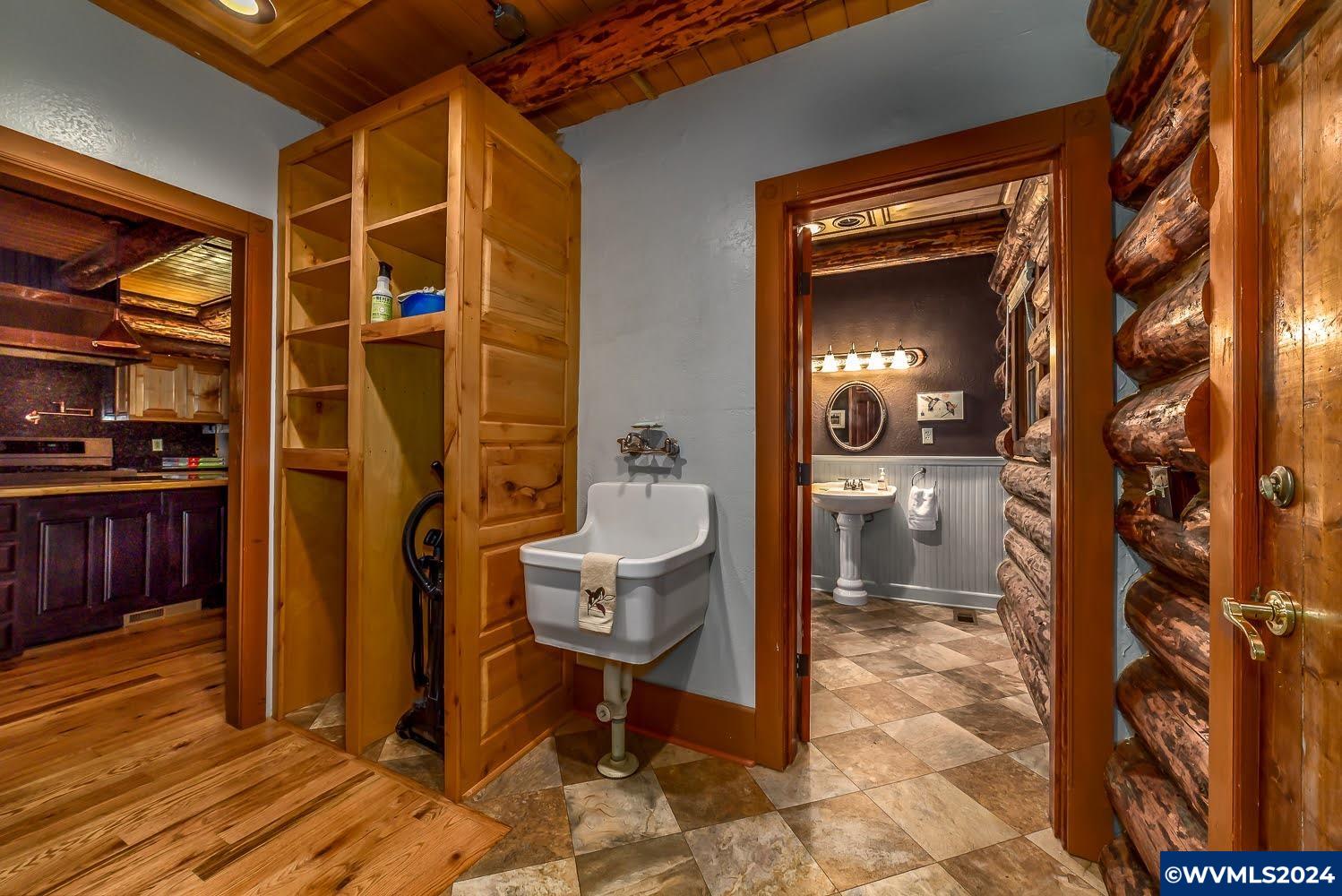 28612 Pleasant Valley Road Sweet Home, OR 97386 - Photo 32 of 42 Gallery Image 32