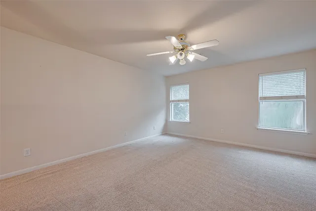 a view of entryway with a front door