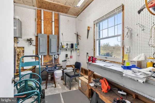 $950,000 | 864 Fleeton Road, Reedville, VA 22539