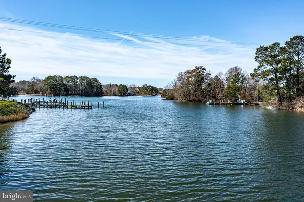 $950,000 | 864 Fleeton Road, Reedville, VA 22539