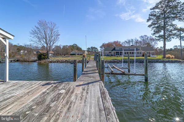 $950,000 | 864 Fleeton Road, Reedville, VA 22539