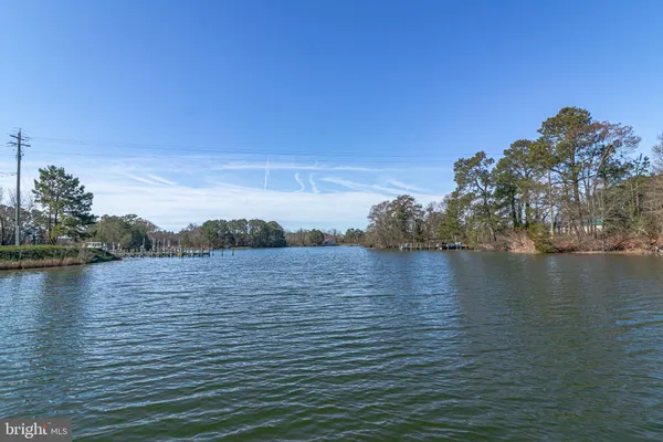 $950,000 | 864 Fleeton Road, Reedville, VA 22539